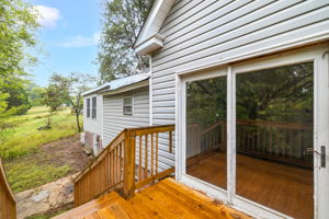 744 Caleb St-25
