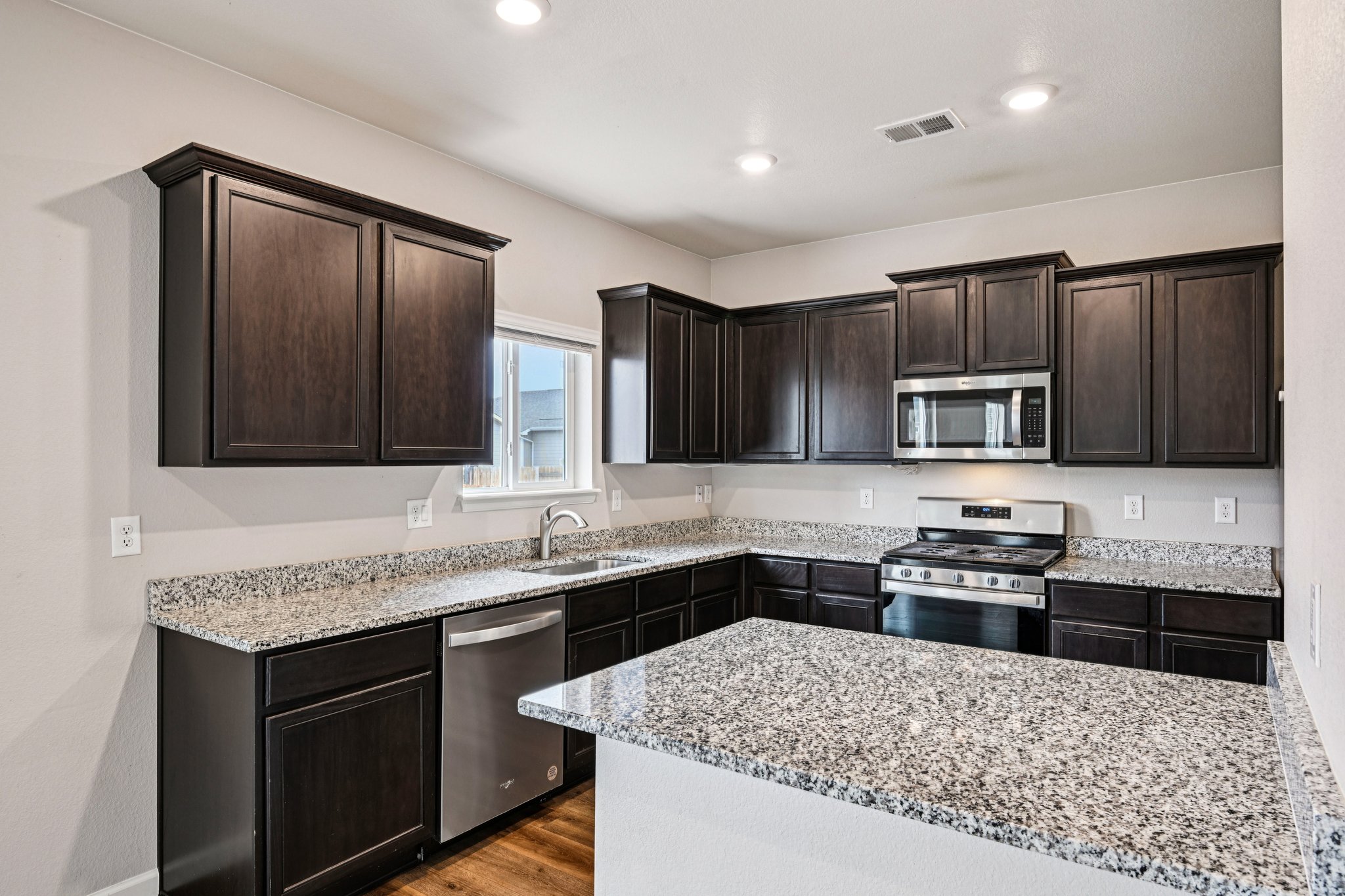 Hearthstone Ave-S1802-021.jpg