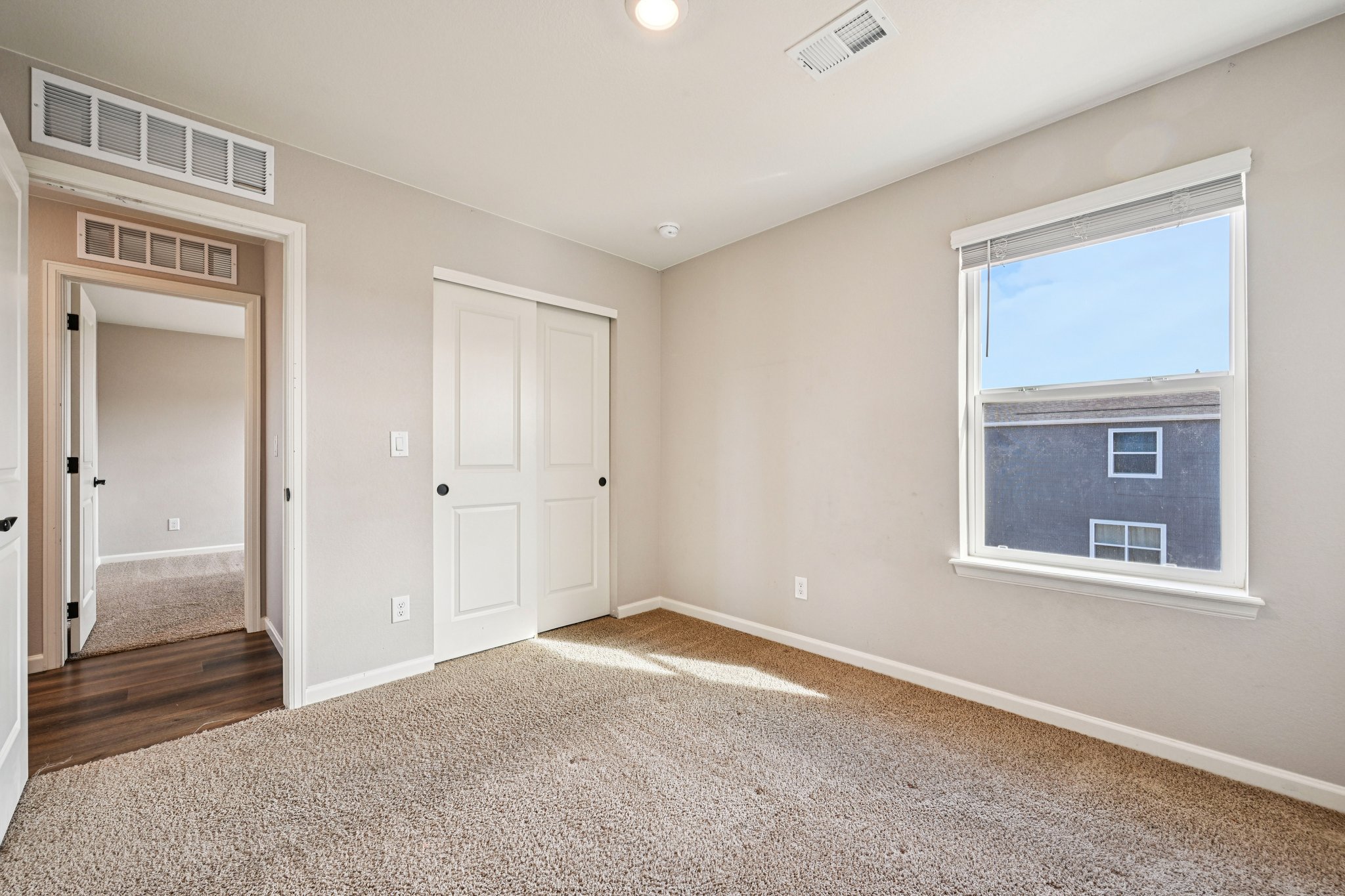 Hearthstone Ave-S1802-041.jpg