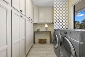 Laundry Room (2)