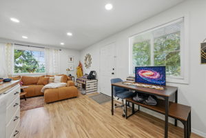  Photo 7
