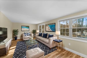 DSC03086 virtually staged.jpeg