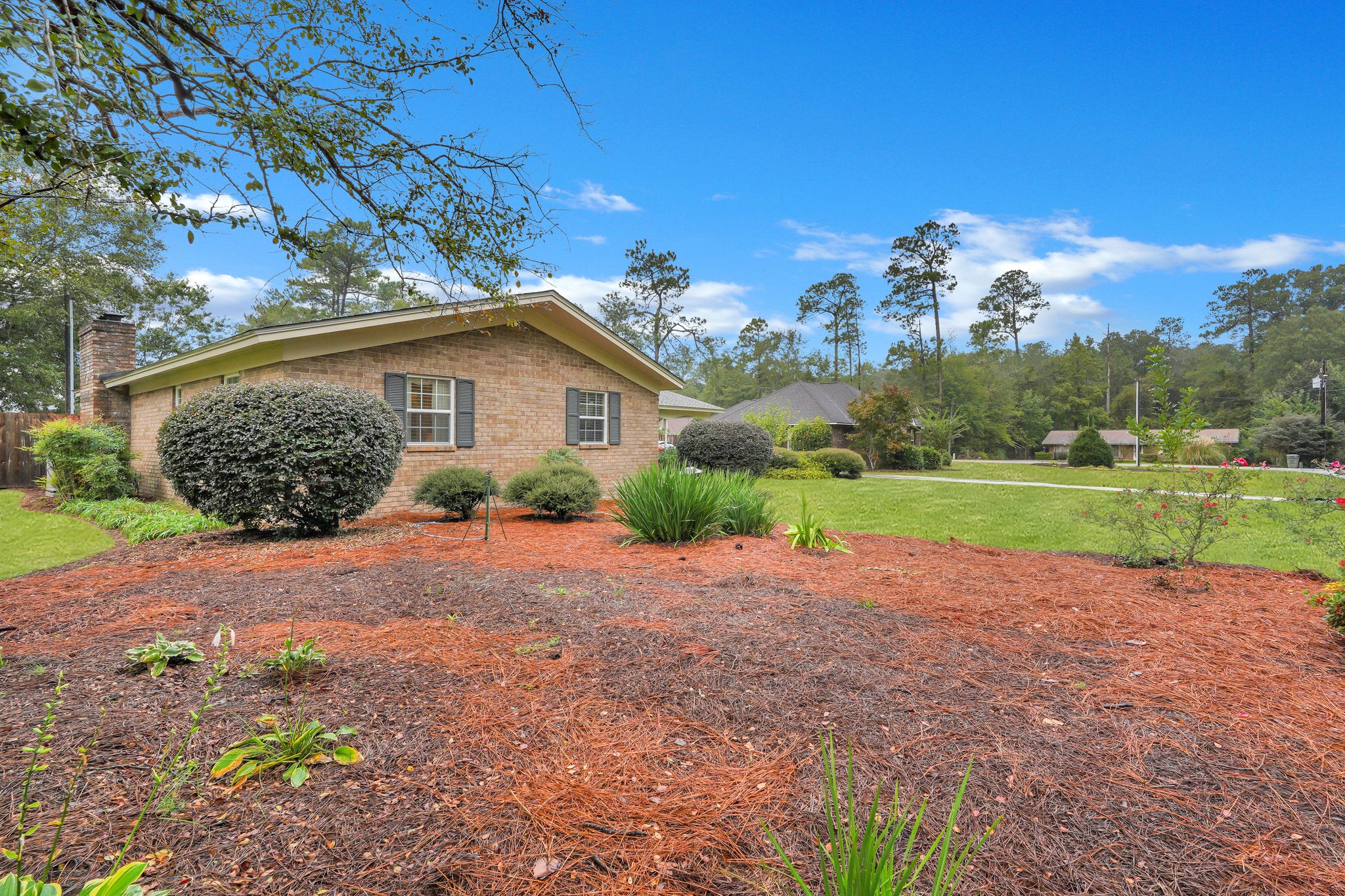 745 Burton Ave, Metter, GA 30439 Elevated Coastal Productions