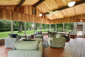 Huge Screened Porch for Entertaining