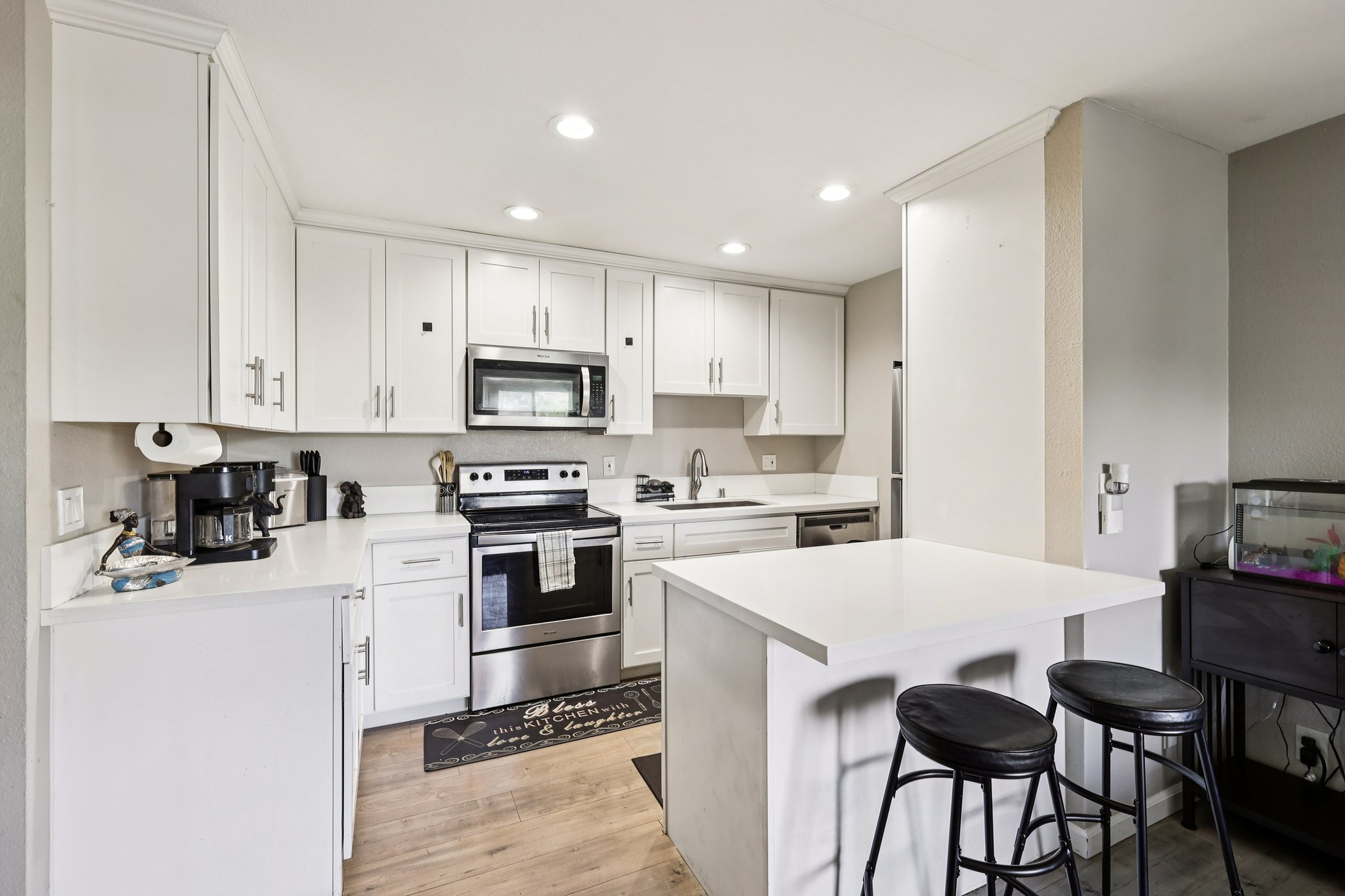 E Bradley Ave 54-S1703-010.jpg