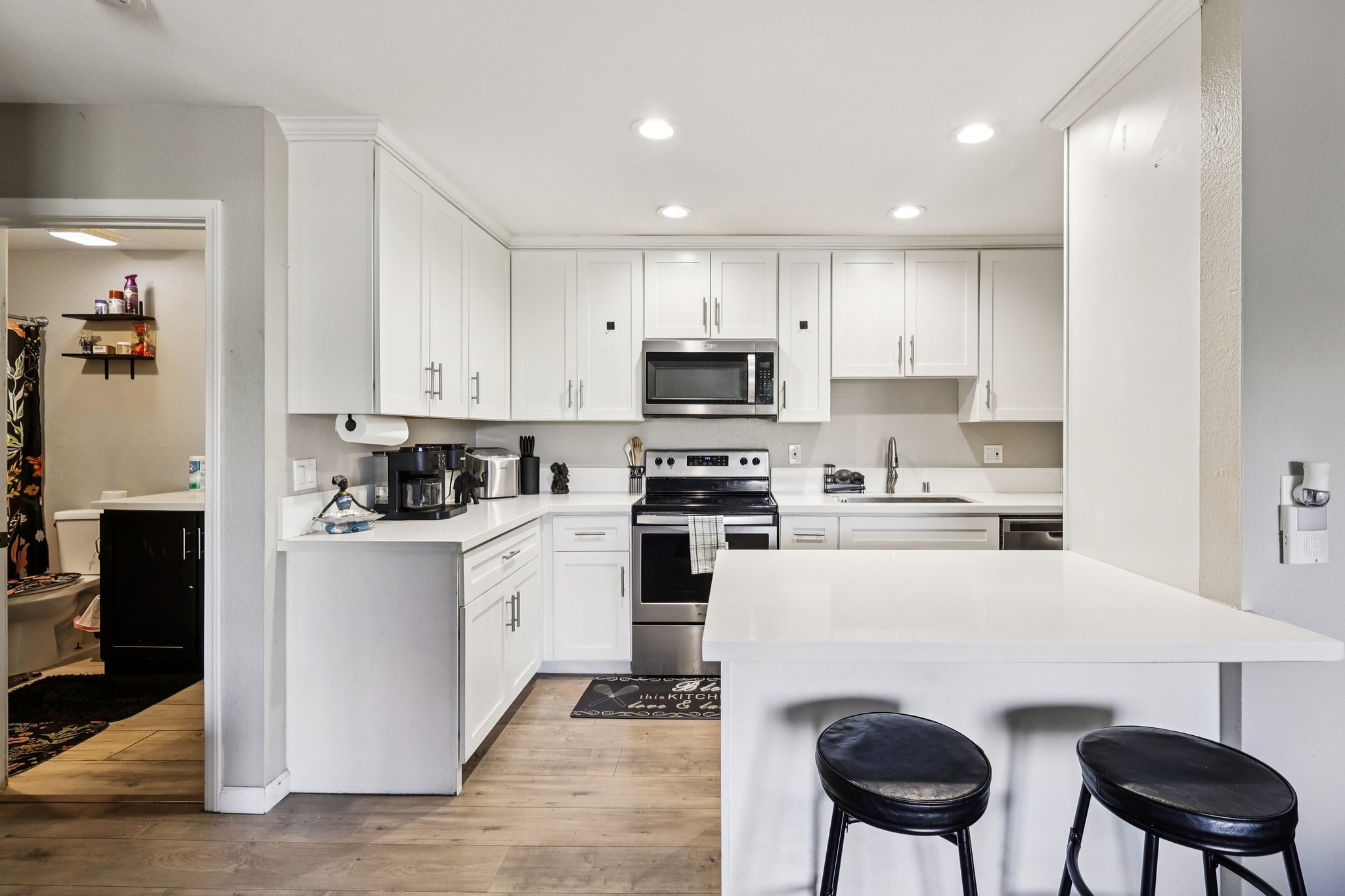 E Bradley Ave 54-S1703-011.jpg