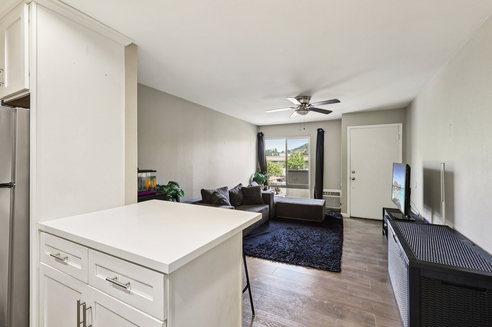 E Bradley Ave 54-S1703-012.jpg