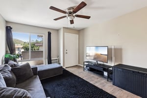 E Bradley Ave 54-S1703-006.jpg