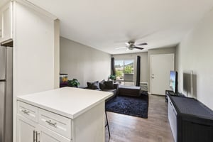 E Bradley Ave 54-S1703-012.jpg