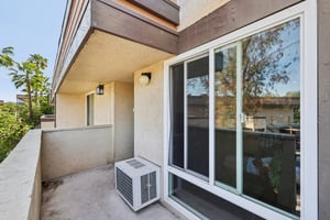 E Bradley Ave 54-S1703-023.jpg