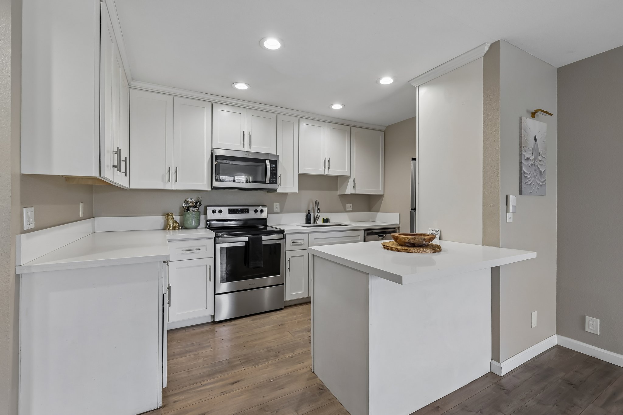 E Bradley Ave 54-S1406-011.jpg