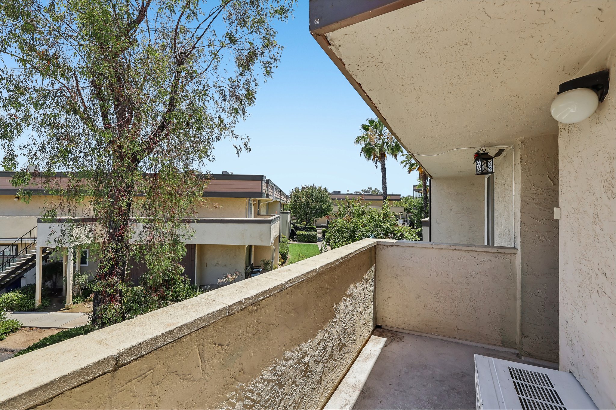 E Bradley Ave 54-S1406-020.jpg