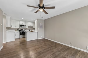 E Bradley Ave 54-S1406-007.jpg