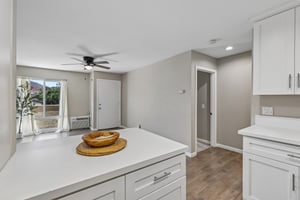 E Bradley Ave 54-S1406-010.jpg