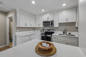E Bradley Ave 54-S1406-013.jpg