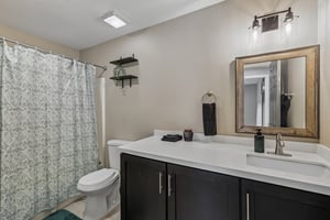 E Bradley Ave 54-S1406-018.jpg