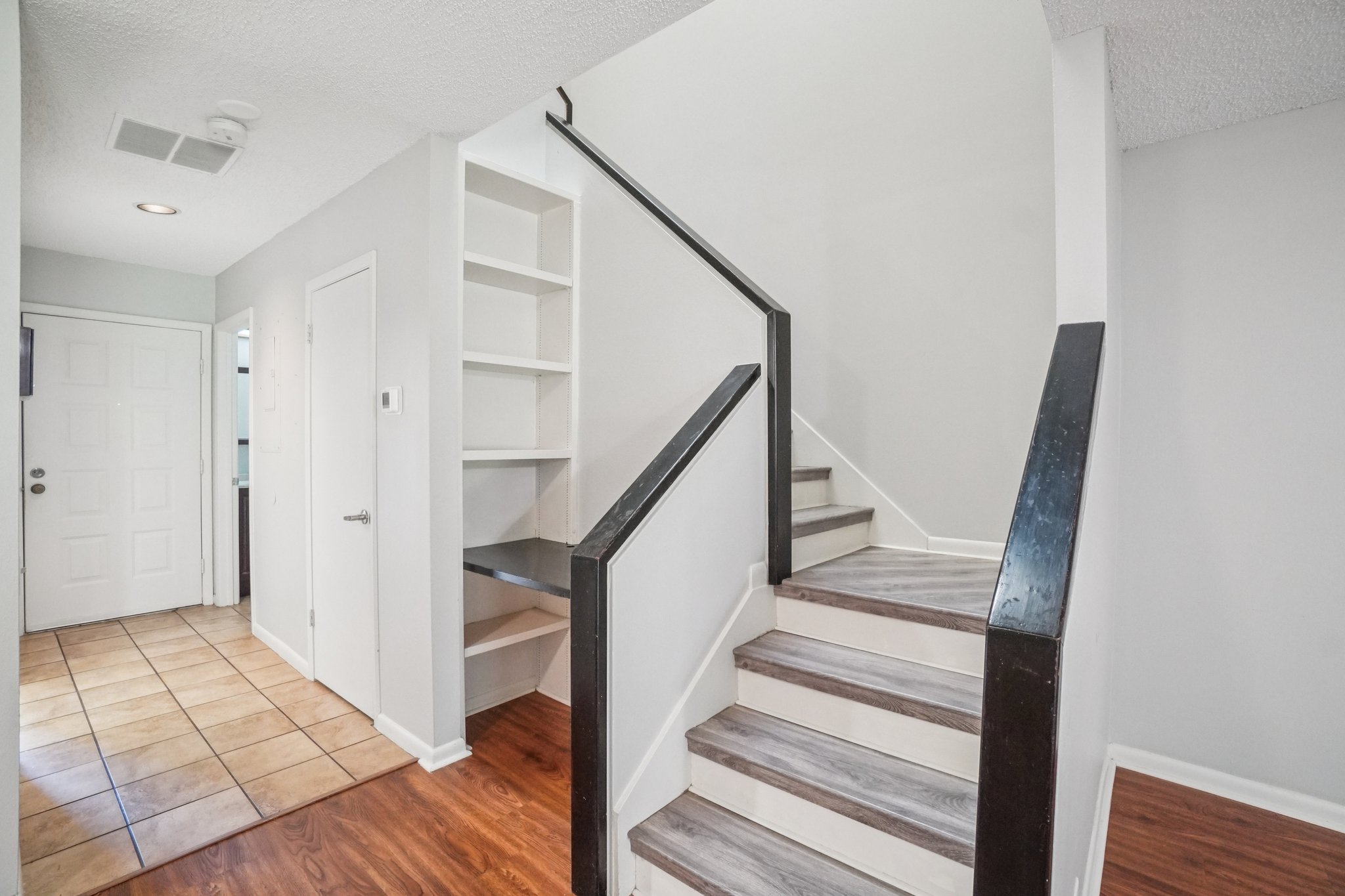 Oak Park Pl.-S1604-007.jpg