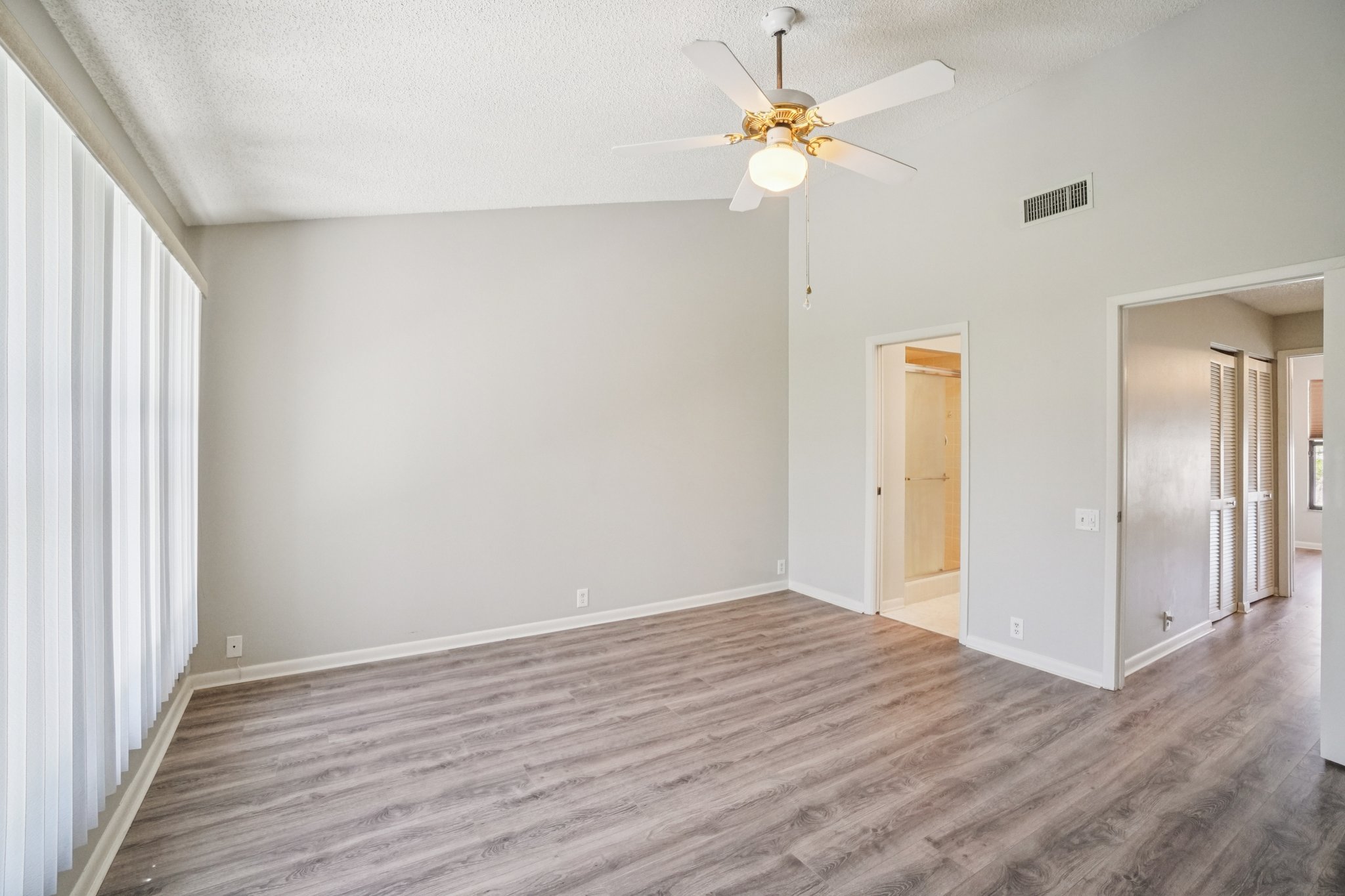 Oak Park Pl.-S1604-028.jpg