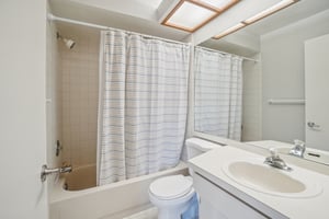 Oak Park Pl.-S1604-026.jpg