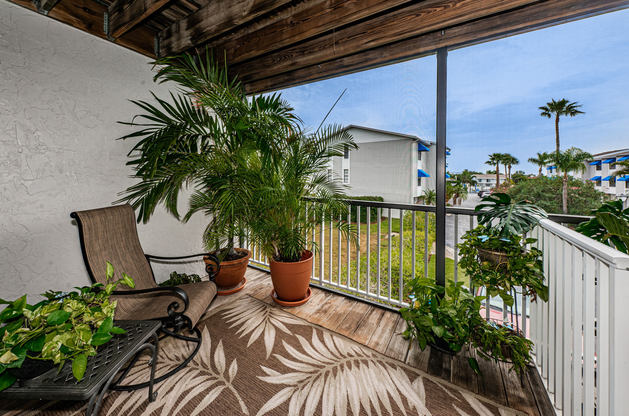 Living Room Balcony1