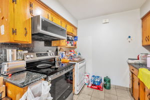 015_745 Reseda Dr
