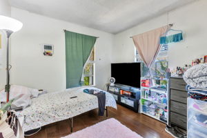 030_745 Reseda Dr