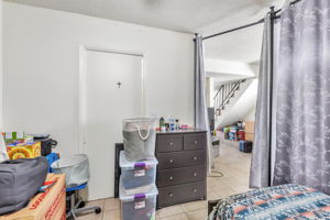 033_745 Reseda Dr