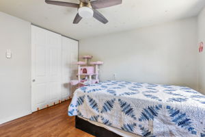 044_745 Reseda Dr