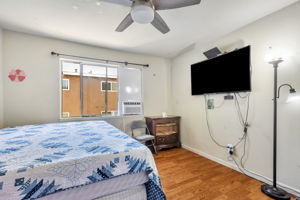 045_745 Reseda Dr