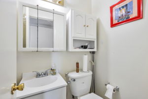 047_745 Reseda Dr
