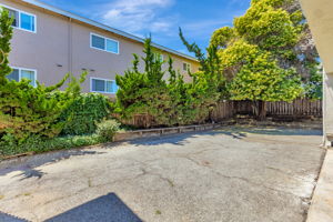 057_745 Reseda Dr