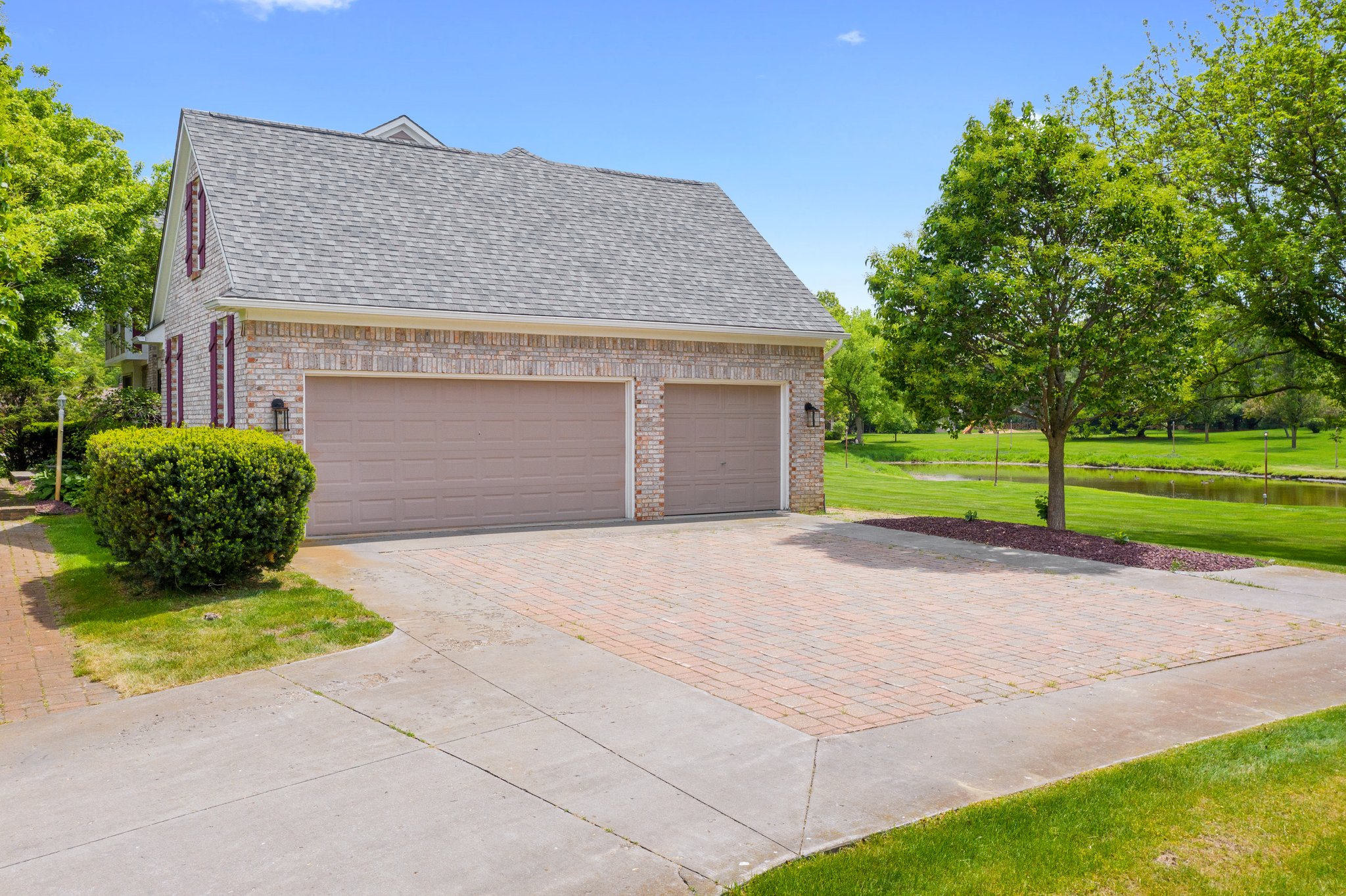 3 Car Garage