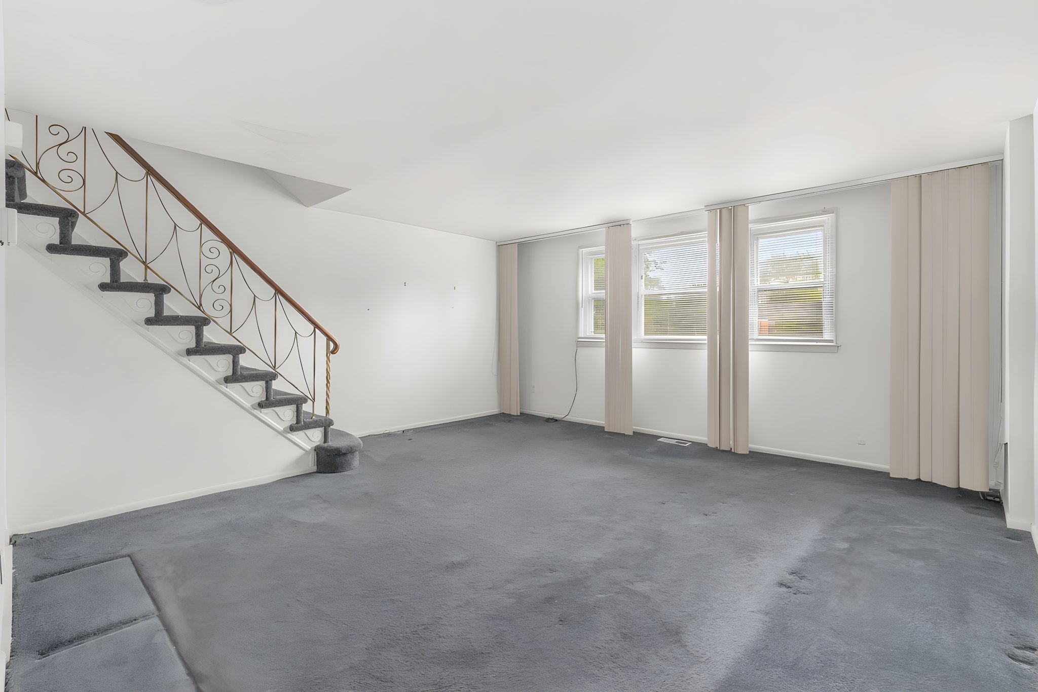 7450 Hill Rd-8 furniture removed.jpeg