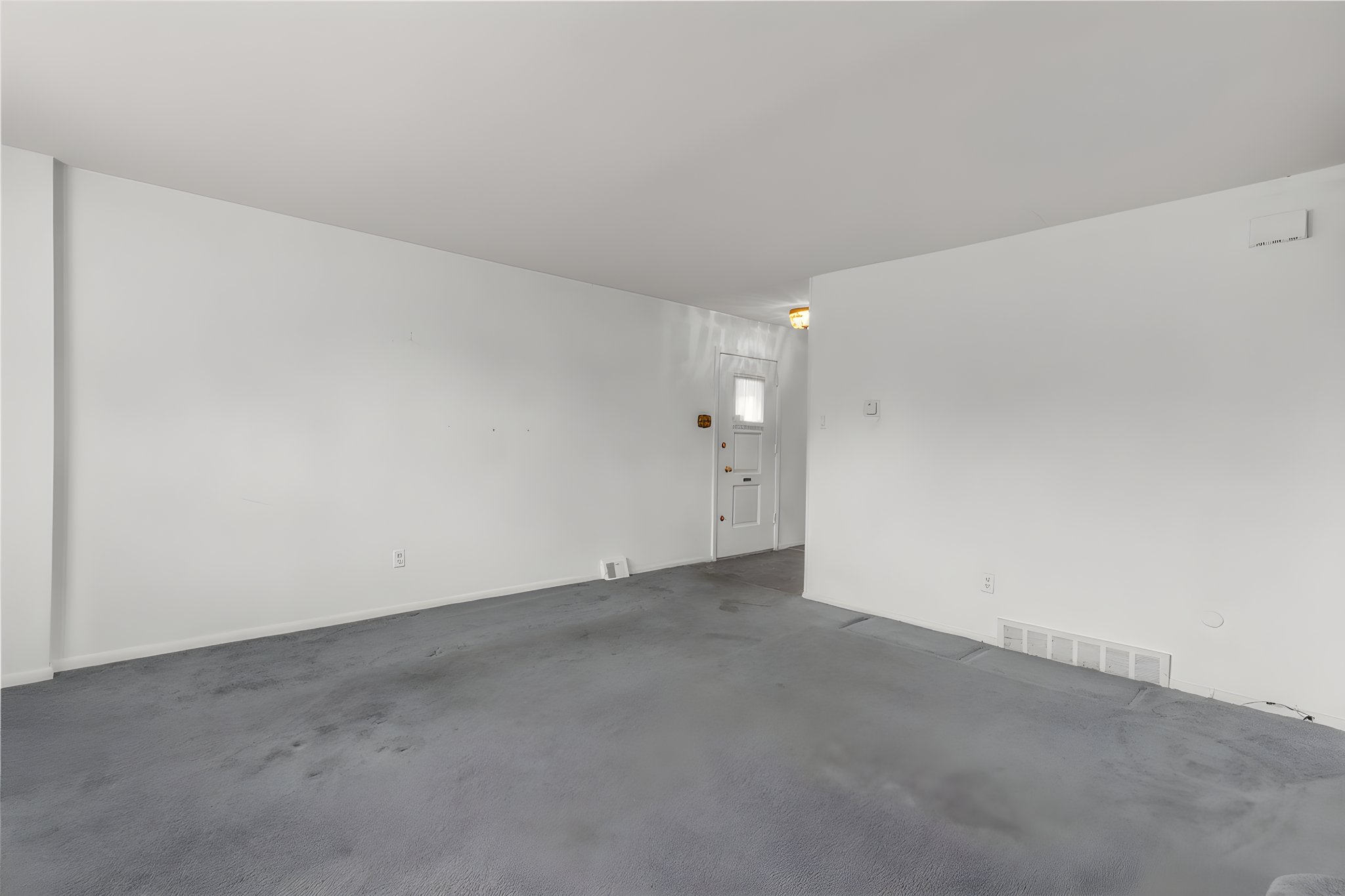 7450 Hill Rd-11 furniture removed.jpeg