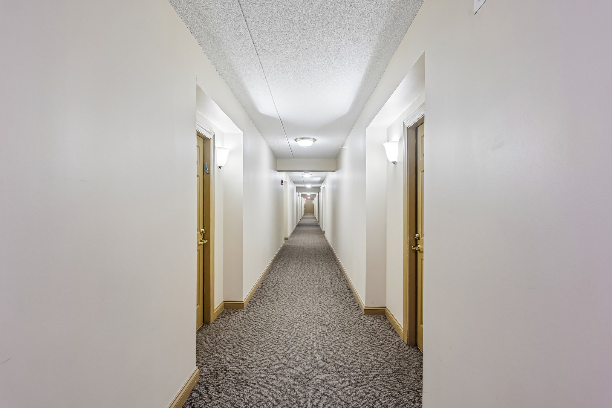 N Lincoln Ave 204-S2105-005.jpg