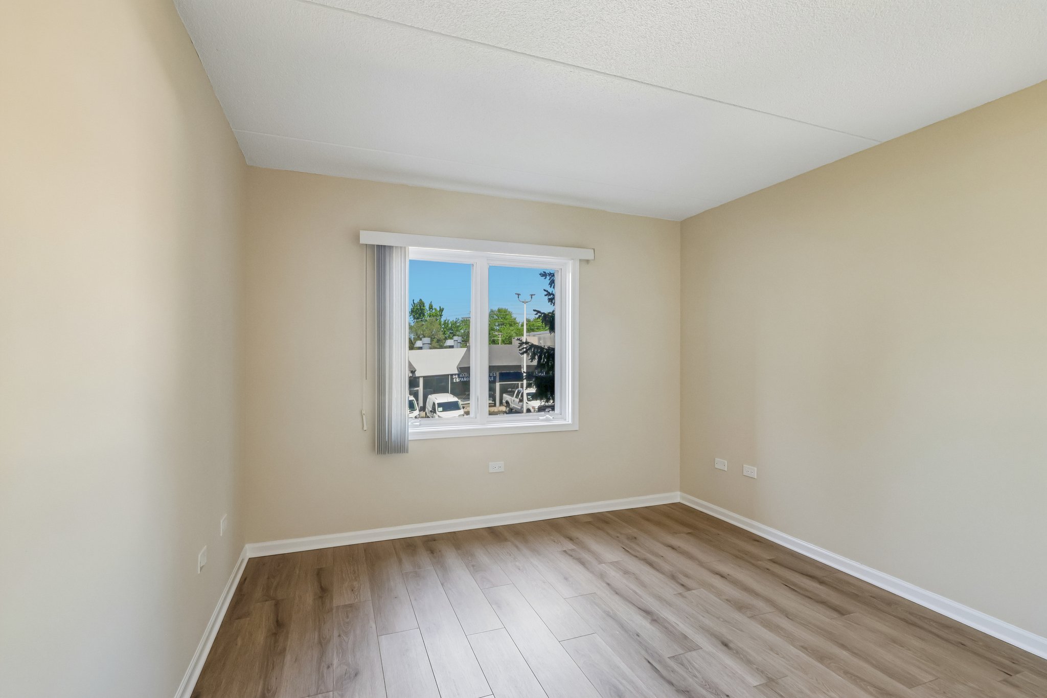 N Lincoln Ave 204-S2105-014.jpg