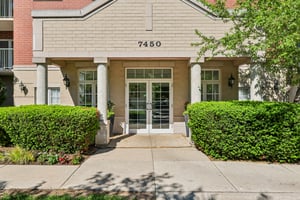 N Lincoln Ave 204-S2105-002.jpg
