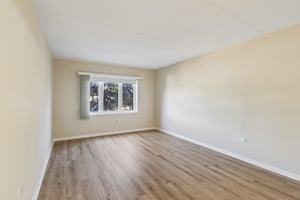 N Lincoln Ave 204-S2105-017.jpg