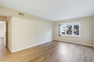 N Lincoln Ave 204-S2105-019.jpg