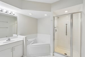 N Lincoln Ave 204-S2105-020.jpg