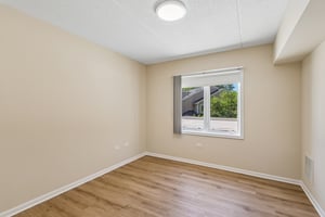 N Lincoln Ave 204-S2105-022.jpg