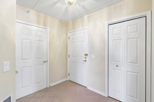 N Lincoln Ave 204-S2105-026.jpg