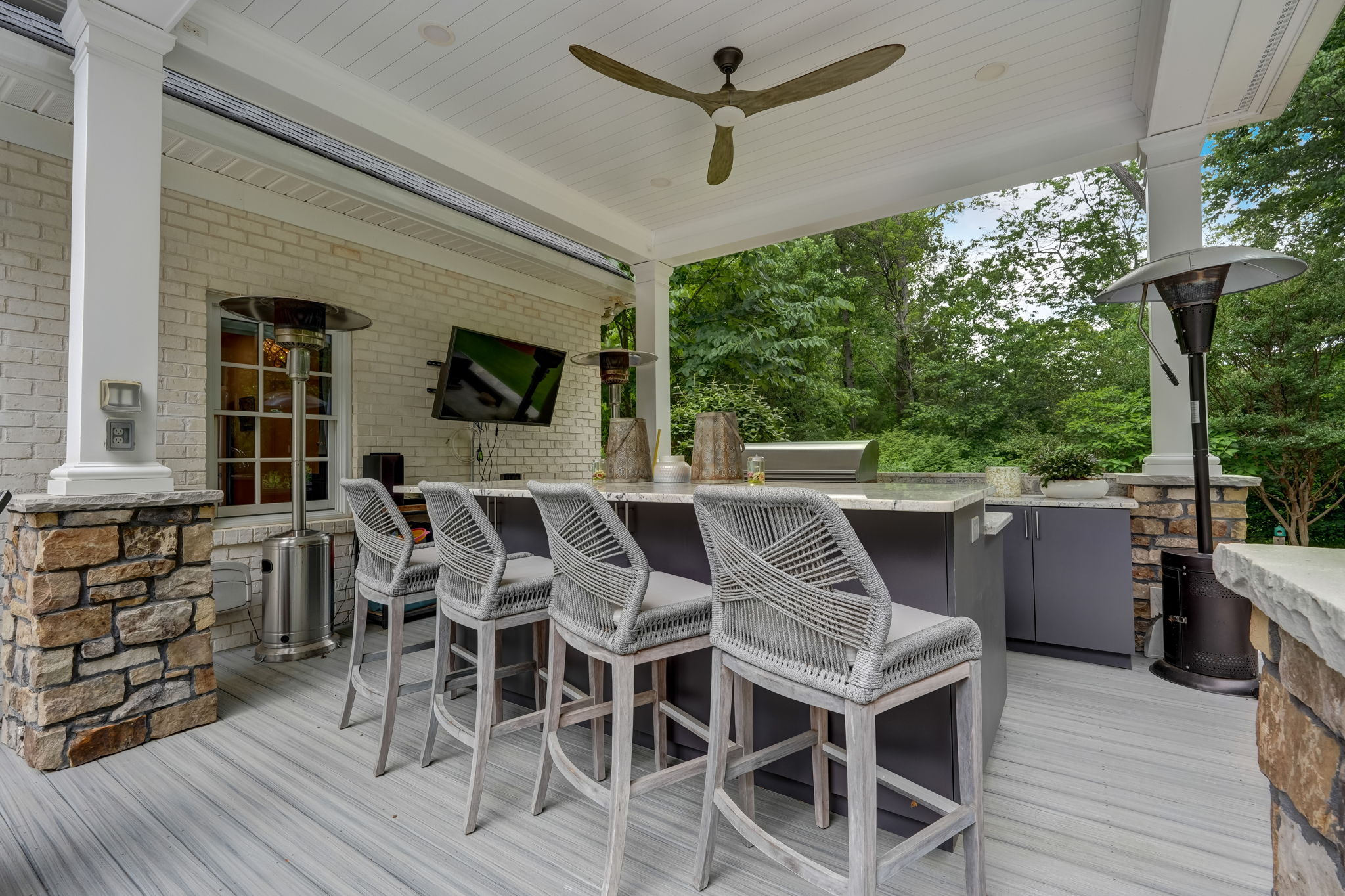 Outdoor Kitchen
