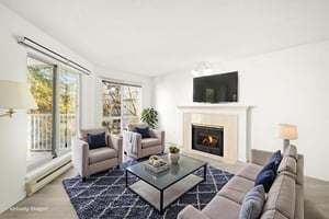 DSC03383 virtually staged.jpeg