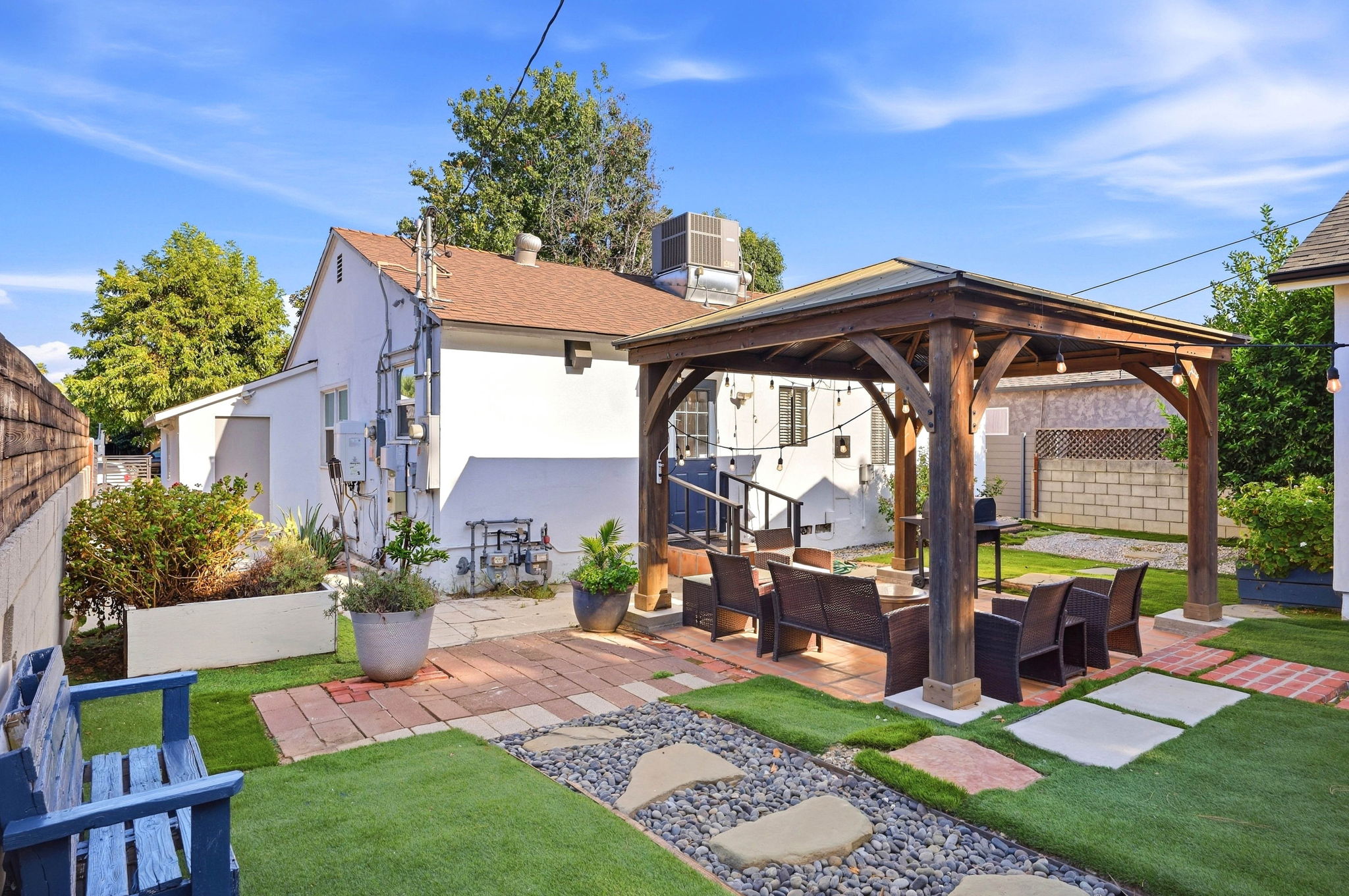 027_F8_7453 Blewett Ave