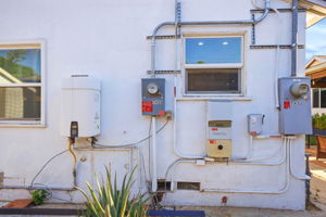 026_F8_7453 Blewett Ave