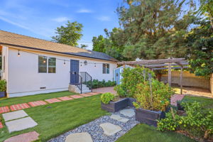 032_F8_7453 Blewett Ave