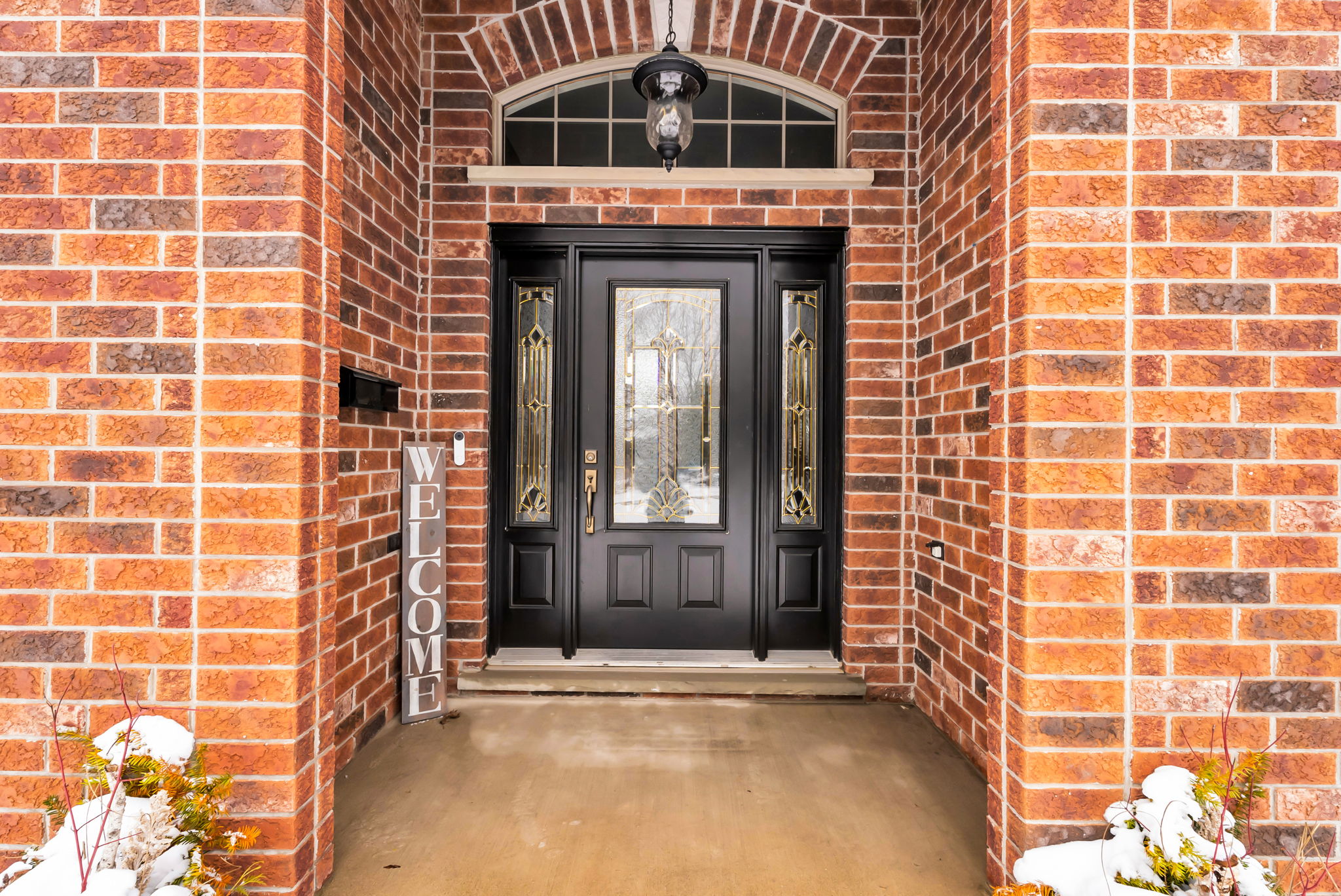 Front Porch/Entrance