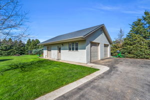 Garage/Workshop