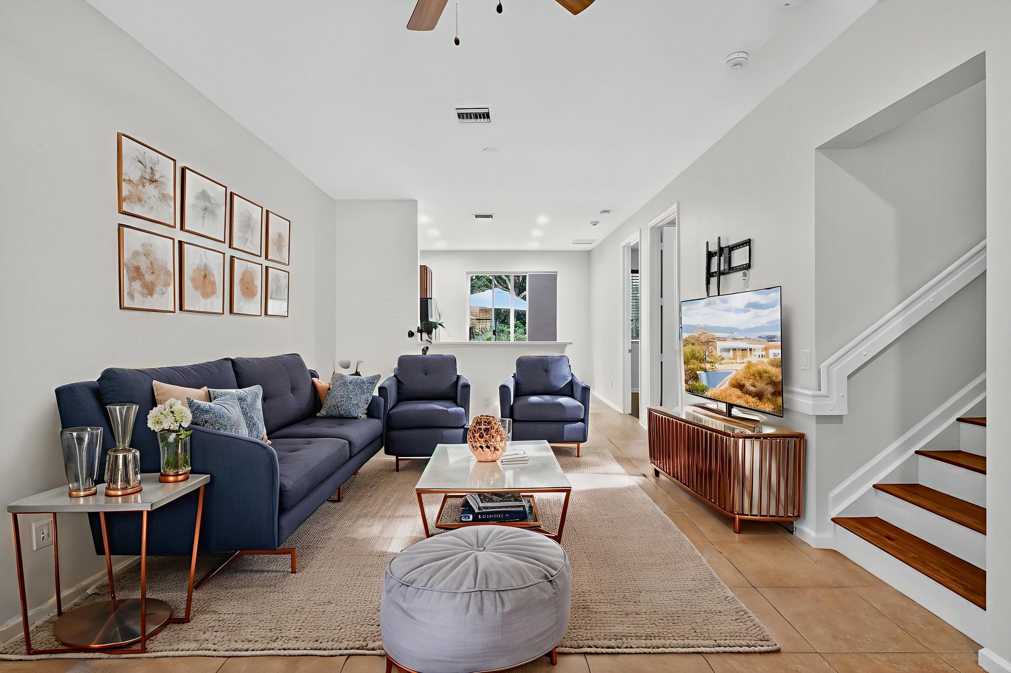 _82A0240 virtually staged.jpeg